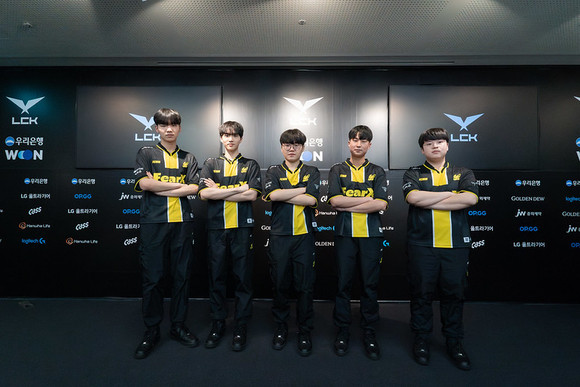 2024 LCK 스프링 플레이오프행 티켓 한 장을 놓고 광동 프릭스와 경쟁하는 피어엑스 ⓒ LCK