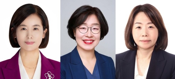 포스코홀딩스가 조직개편 및 정기 임원인사를 단행했다고 2일 밝혔다. 왼쪽부터 이유경 포스코홀딩스 경영지원팀장, 김희 포스코홀딩스 탄소중립팀 탄소중립전략담당, 한미향 포스코홀딩스 커뮤니케이션팀 홍보담당. ⓒ 포스코홀딩스