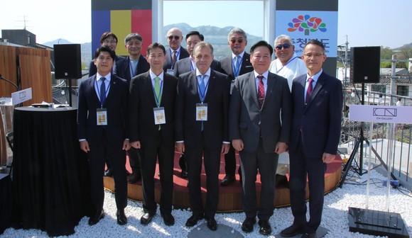 충남도는 15일 주한 루마니아 대사관과 '문화·관광' 분야에서 교류 및 협력해 나갈 것을 선언 후 기념촬영을 하고 있다. ⓒ 충남도