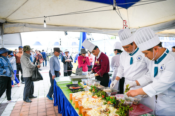 제18회 보물섬 미조항 멸치&수산물 축제. ⓒ 남해군