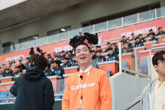 경기장에 깜짝 등장한 박정무 넥슨 그룹장. ⓒ 넥슨