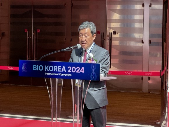 개회사하는 차순도 원장. 차 원장은 "우리나라의 우수 기술이 글로벌 파트너십을 통해 세계로 진출하길 희망한다"고 말했다. = 김우람 기자