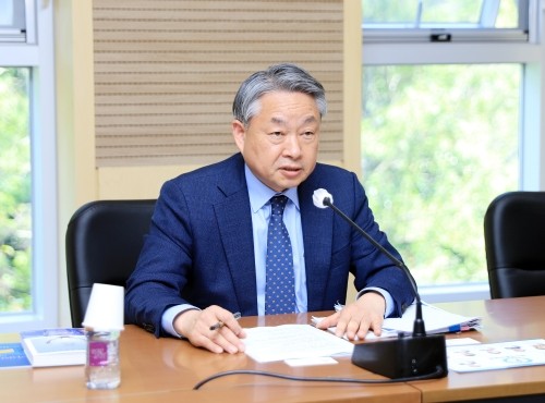 한문선 여수상공회의소 회장이 여수언론인협회와 간담회를 하고 있다. ⓒ 프라임경제