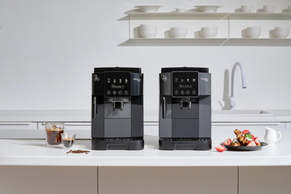 드롱기 ‘마그니피카 스타트 도피오' & '마그니피카 스타트'. © 드롱기