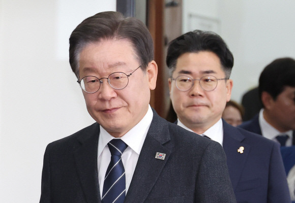 이재명 더불어민주당 대표가 지난 5월8일 오전 국회에서 열린 최고위원회의에 참석하고 있다. ⓒ 연합뉴스