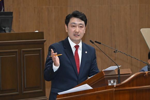 오경훈 진주시의원이 상평동 싱크홀 점검·사전조치 중요성을 언급하고 있다. ⓒ 프라임경제