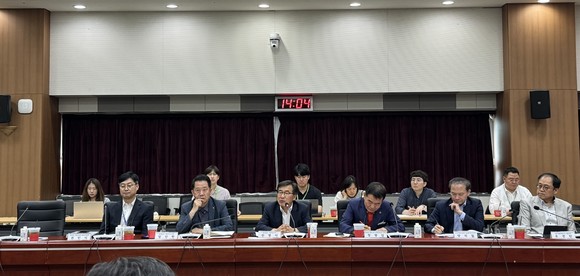 충남도는 5일 도청 대회의실에서 '도 해양산업 육성 종합계획 수립 연구용역 착수보고회'를 개최하고 있다. ⓒ 충남도