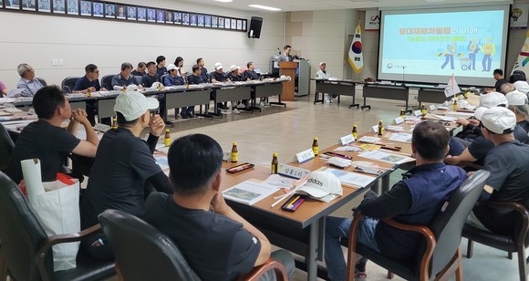 12일 음암면 행정복지센터에서 열린 찾아가는 이장단 중대재해예방 교육 모습. ⓒ 서산시