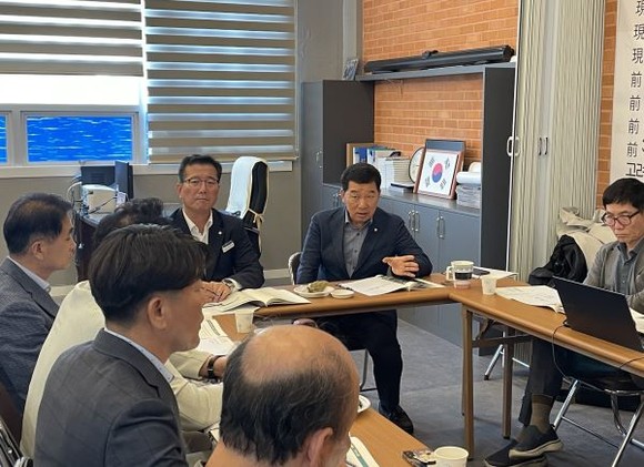 화순군은 12일 신정훈 국회의원과 예산, 정책간담회를 개최했다. ⓒ 화순군