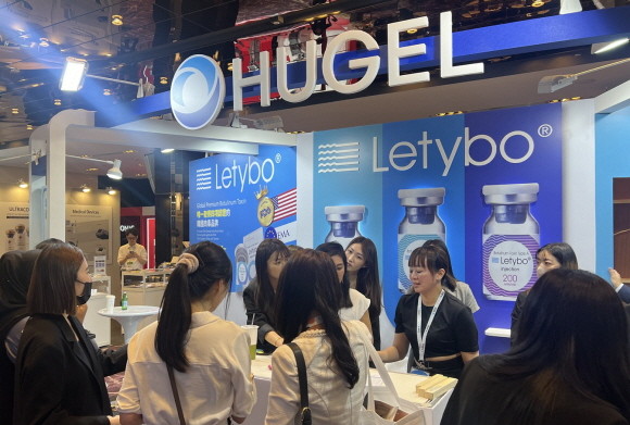 휴젤이 최근 대만에서 개최된 'AMWC ASIA & TDAC 2024'에 참여하며 아시아 시장 지배력 확대에 나섰다. © 휴젤