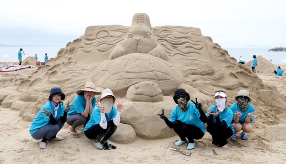 지난해 연포 해수욕장에서 열린 제19회 태안 모래조각 페스티벌 모습. ⓒ 태안군