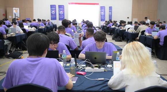 19일 정부세종컨벤션센터에서 '2024 핵테온 세종 국제 대학 사이버보안 경진대회' 개최 장면. ⓒ 세종시