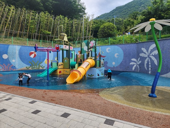 의령 자굴산자연휴양림 어린이물놀이장. ⓒ 의령군