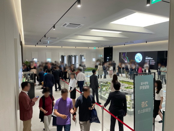 오픈 첫 날인 지난 21일 '고양 장항 카이브 유보라' 견본주택 내부 모습. = 박선린 기자