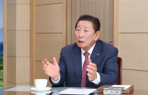 조근제 함안군수가 민선8기 취임 2주년을 맞아 주요 성과를 설명하고 있다. ⓒ 프라임경제