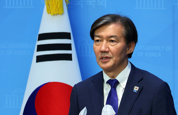 4일 국회 소통관에서 조국 조국혁신당 의원이 당 대표 출마 선언을 하고 있다. ⓒ 연합뉴스