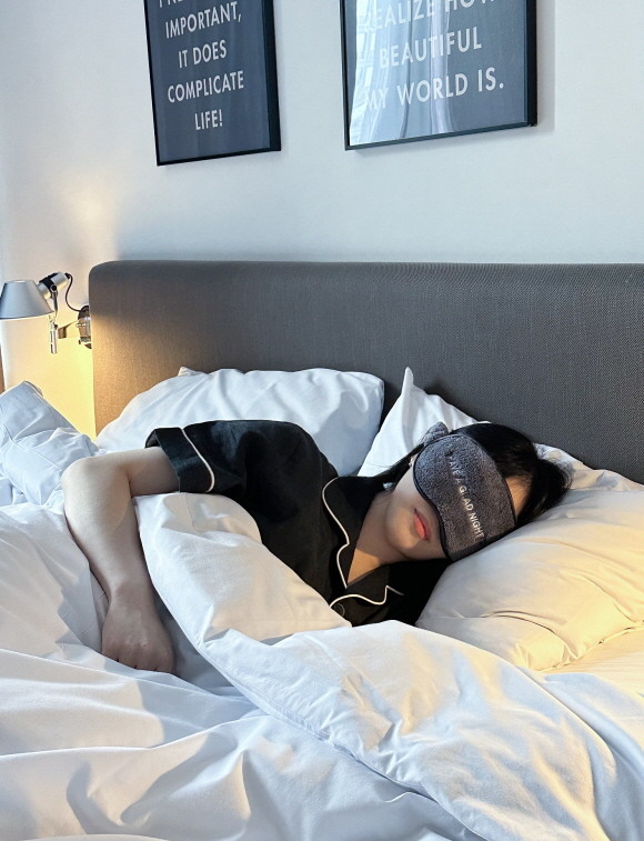 글래드 호텔이 편안한 숙면과 함께 호캉스를 즐길 수 있는 글래드의 시그니처 패키지‘ 글래드 꿀잠 시즌 15 패키지'를 2024년 7월4일부터 9월30일까지 선보인다. © 글래드 호텔