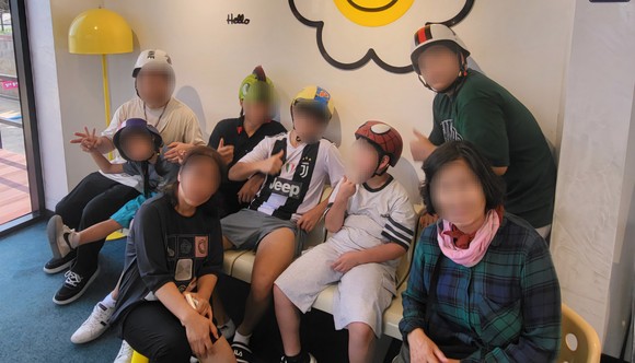 당진 학대피해아동쉼터 입소아동 및 관계자들이 카트 체험장에서 체험을 준비하고 있다. ⓒ 당진발전본부