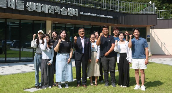 지난 13일 제3회 농축산업 희망상담실을 개최 후 기념촬영을 하고 있다. ⓒ 서천군