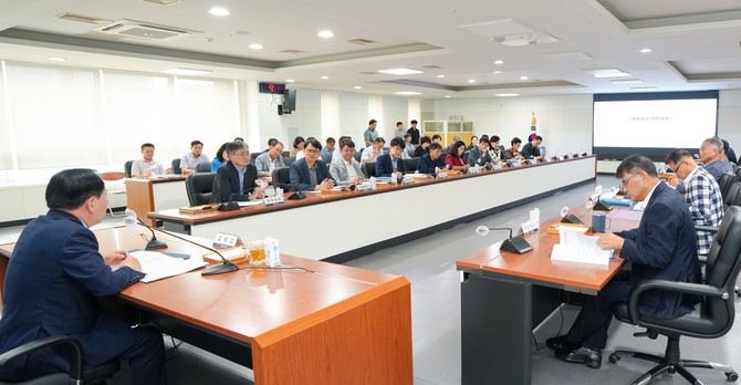 지난 11일 2024년도 예산집행 현황 점검 및 내년도 예산편성 방향을 협의하기 위한 부서장 협의회를 개최했다. ⓒ 충남교육청
