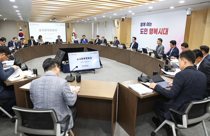 박완수 도지사가 경남도내 방산기업 수출 지원에 대해 설명하고 있다. ⓒ 경남도