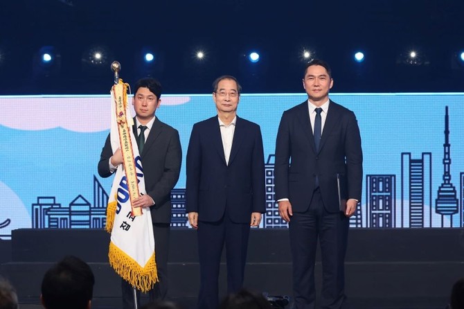 잡코리아가 지난 21일 제5회 법정기념일 '2024 청년의 날' 기념식에서 청년 정책 유공 정부포상 '대통령 표창'을 수상했다. ©잡코리아