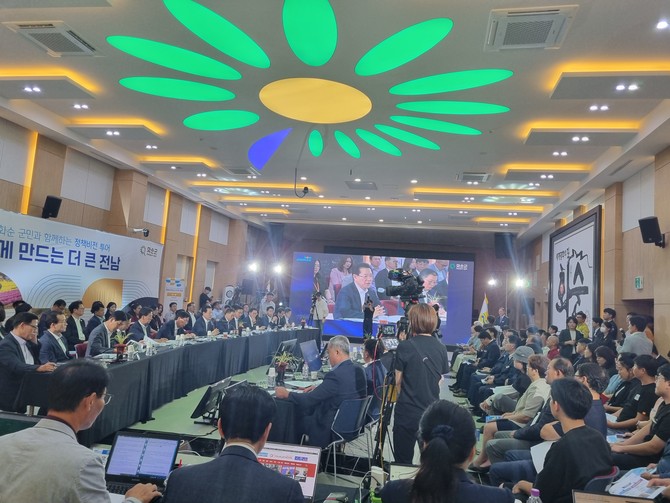 김영록 전남지사가 화순군 정책비전투어에 앞서 모두발언을 하고 있다. ⓒ 프라임경제