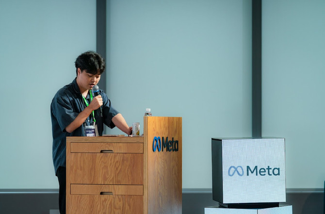 유상윤 에임인텔리전스 대표가 메타코리아 사무실에서 '라마 수호' 프로젝트에 대해 설명하고 있다. ⓒ 메타