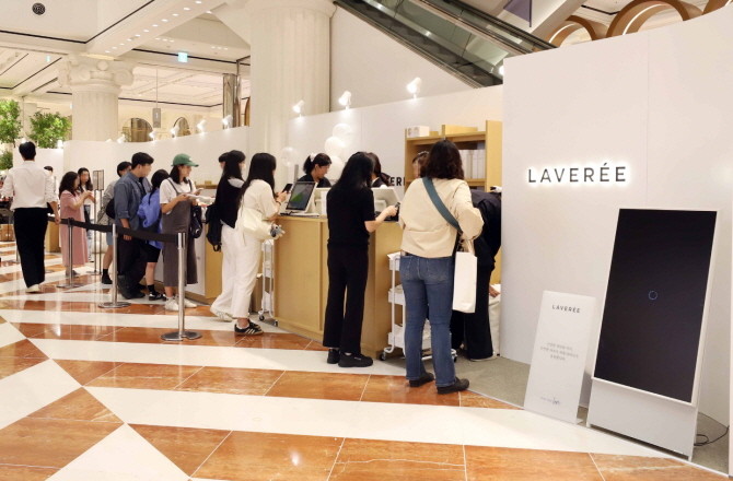 신세계백화점이 오는 10월10일 '임산부의 날'을 앞두고 저자극 비건 세탁 세제 브랜드 '라버리' 팝업스토어를 선보인다. © 신세계백화점