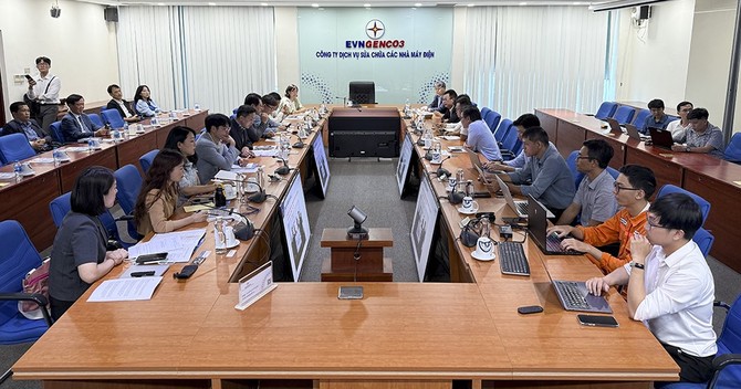한국중부발전 시장개척단이 베트남 국영 정비회사인 EPS를 방문해 간담회를 개최하고 있다. ⓒ 중부발전