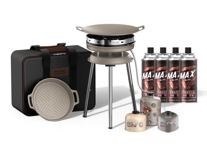 이마트가 캠핑 시즌을 맞이해, 전국 매장에서 10월18일부터 10월31일까지 캠핑용품 브랜드 '맥스 X 800도씨' 콜라보 상품을 단독으로 판매한다. © 이마트