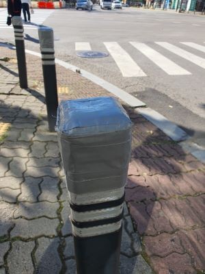 광주 사구 상무지구 볼라드. 파손 부분을 테이프로 감아 놓았다. ⓒ 프라임경제