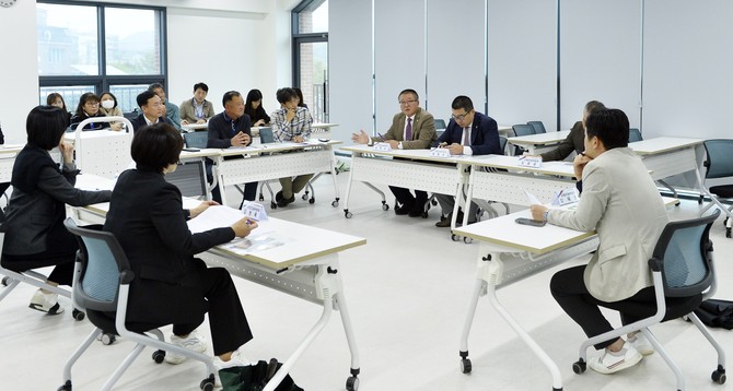 제93회 임시회 기간인 지난 22일 북부권 주요 시설들을 방문해 현장을 확인하고 활성화 방안을 논의하고 있다. ⓒ 의회사무국