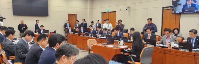 24일 국회에서 정무위원회의 금융위원회 및 금융감독원에 대한 종합감사가 진행되고 있다. ⓒ 프라임경제