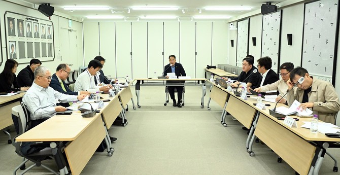 지난 28일 의회청사 대회의실에서 '문화·예술 활성화를 통한 관광자원 구축 연구모임'의 제5차 간담회를 개최하고 있다. ⓒ 의회사무국