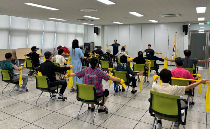 개인별 맞춤 건강교육을 실시하고 있다. ⓒ 진주시