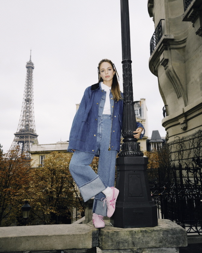 LF가 수입판매하는 프랑스 럭셔리 디자이너 브랜드 '빠투(PATOU)'가 프리미엄 패션 브랜드 '오니츠카타이거(Onitsuka Tiger)'와 콜라보한 한정판 신발을 선보인다. © LF