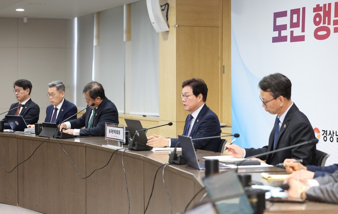 박완수 경남도지사가 현안회의에서 국비확보 전략전 접근을 강조하고 있다. ⓒ 경남도