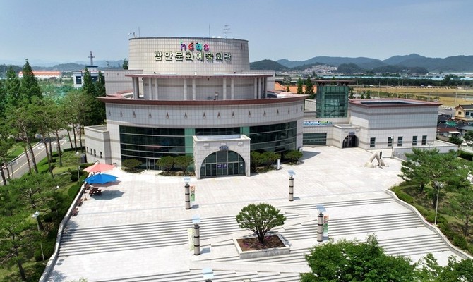 함안문화예술회관 2025 예술경영지원 공모 2개작품 선정. ⓒ 함안군