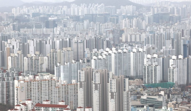 전국 아파트 매매가가 2주 연속 하락세로 나타났다. © 연합뉴스
