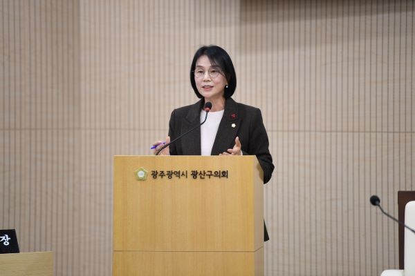 박미옥 광산구의원이 9일 제293회 광산구의회 정례회 제2차 본회의에서 ‘구정질문을 하고 있다. ⓒ 광산구의회