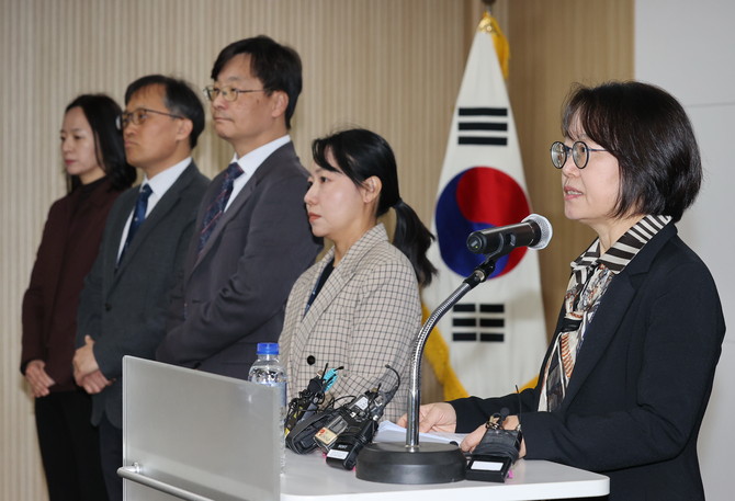 19일 한국소비자원 서울강원지원에서 배삼희 소비자분쟁조정위원회 상임위원이 티메프 여행·숙박·항공 상품 관련 집단분쟁조정 결과를 브리핑 하고 있다. ⓒ 연합뉴스