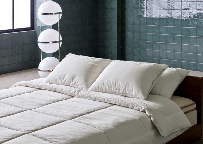 비건 매트리스 N32가 비건 베개 및 이불 신제품을 출시했다. © 시몬스