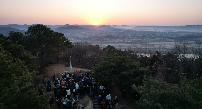 규암 부산에서 바라본 을사년 첫 해. ⓒ 부여군