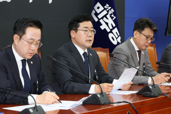 박찬대 더불어민주당 원내대표가 2일 오전 서울 여의도 국회에서 열린 정책조정회의에서 발언하고 있다. ⓒ 연합뉴스