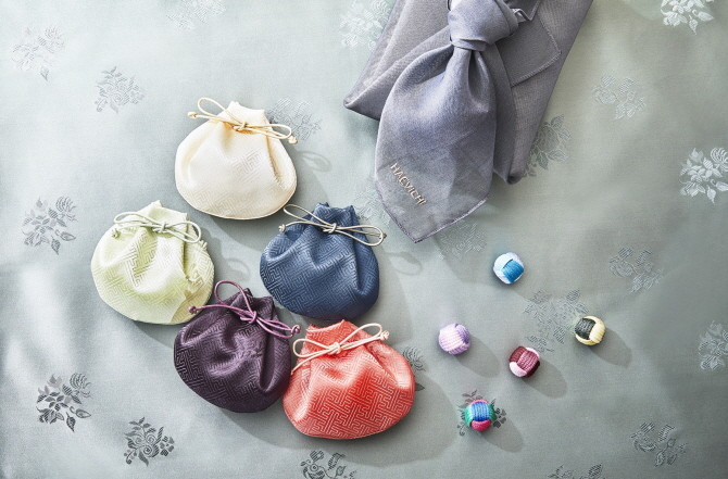 해비치 호텔앤드리조트가 운영하는 경기도 화성의 롤링힐스 호텔이 설 연휴를 앞두고 가족과 호텔에서 편안한 휴식을 즐기며 명절 분위기를 만끽할 수 있는 '가가호호복복(家家戶戶福福) 패키지'를 출시했다. © 해비치 호텔앤드리조트