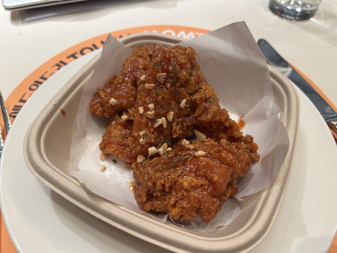 '에드워드 리 빅싸이순살' 치킨. =배예진 기자