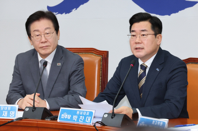 박찬대 더불어민주당 원내대표가 31일 서울 여의도 국회에서 열린 최고위원회의에서 발언하고 있다. ⓒ 연합뉴스