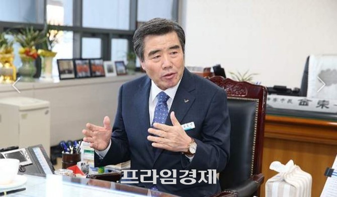 2025년 을사년 신년 인터뷰를 하고 있는 김동일 보령시장. ⓒ 프라임경제