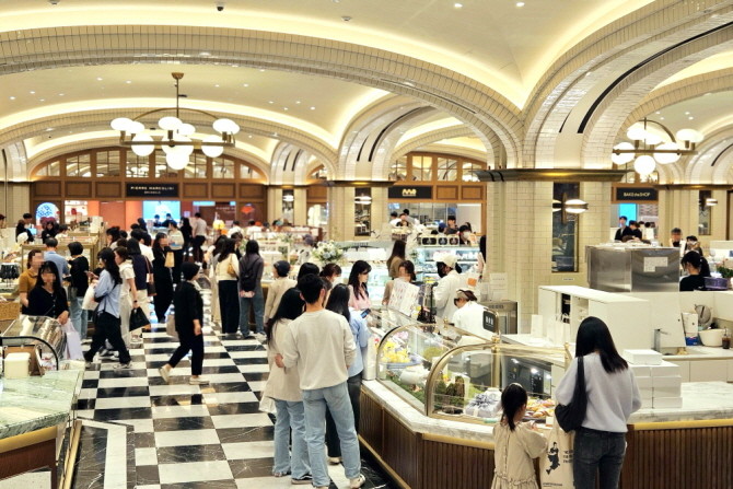 신세계백화점은 스위트파크 1주년을 맞아 15일부터 3월14일까지 한 달간 디저트 축제를 펼친다. © 신세계백화점